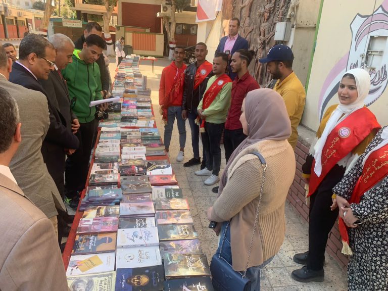 معرض للكتاب بمشاركه طلاب من اجل مصر