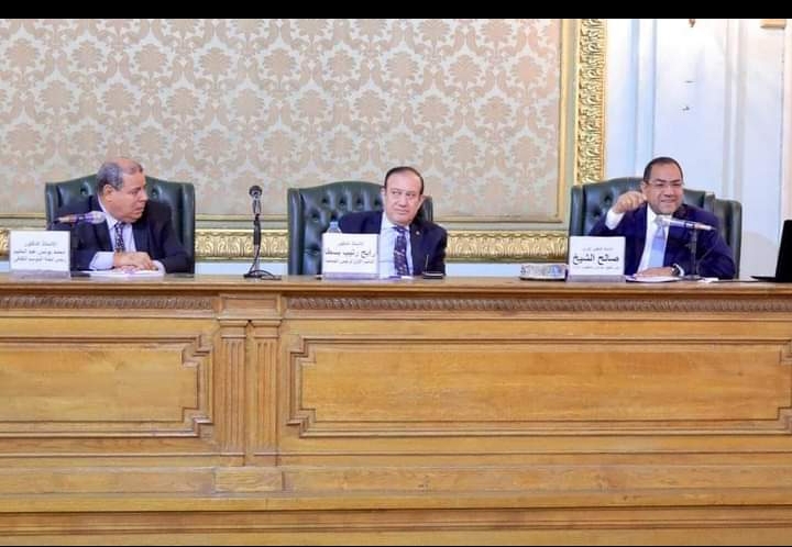 بحضور السيد الدكتور رابح رتيب بسطا عميد كلية الحقوق والدكتور صالح الشيخ، رئيس الجهاز المركزي للتنظيم والإدارة