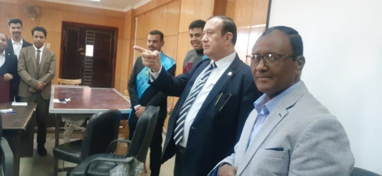 بحضور السيد ا.د.رابح رتيب بسطا عميد كلية الحقوق والسيد ا.د.صبرى جلبى وكيل الكلية لشئون التعليم والطلاب وا.د.زين العابدين محمد فؤاد وا.د.سمير ابو المجد والسيد/ صلاح حامد أمين الكلية وعدد من مديرى الادارات تم اليوم  إقامة بروفات المحاكمة الصورية الثالثة لطلاب كلية الحقوق للعام الجامعى ٢٠٢٤/٢٠٢٣ بقاعة مجلس الكلية .