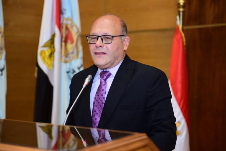 *لتعزيز سيادة القانون بالمجتمع المحلى.. جامعة سوهاج تنشئ أول عيادة قانونية بكلية الحقوق*