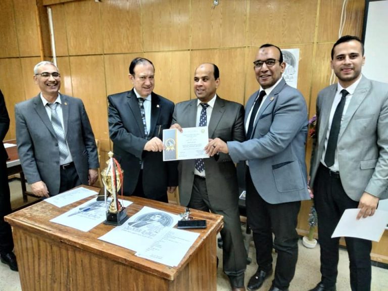 مبرووووووك فريق law students الفوز بكأس عباقرة القانون الموسم الأول