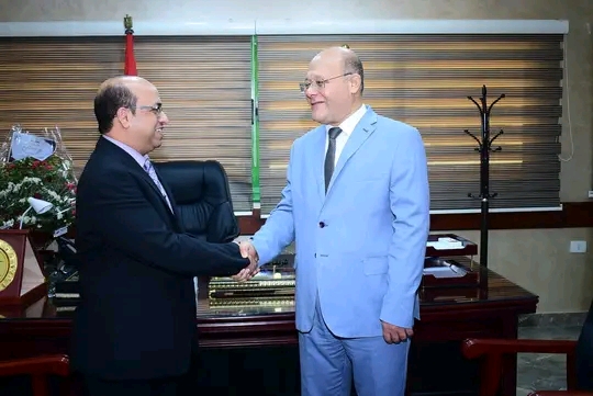 رئيس جامعة سوهاج يبحث أوجه التعاون المشترك مع رئيس جهاز مدينه سوهاج الجديدة